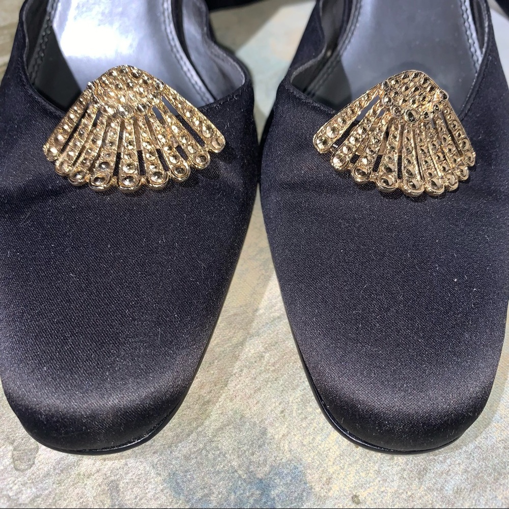 Lovely Vintage Musi Gold Tone Fan Shaped Shoe Clips